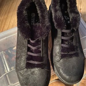 Bzees black on black faux fur shoe